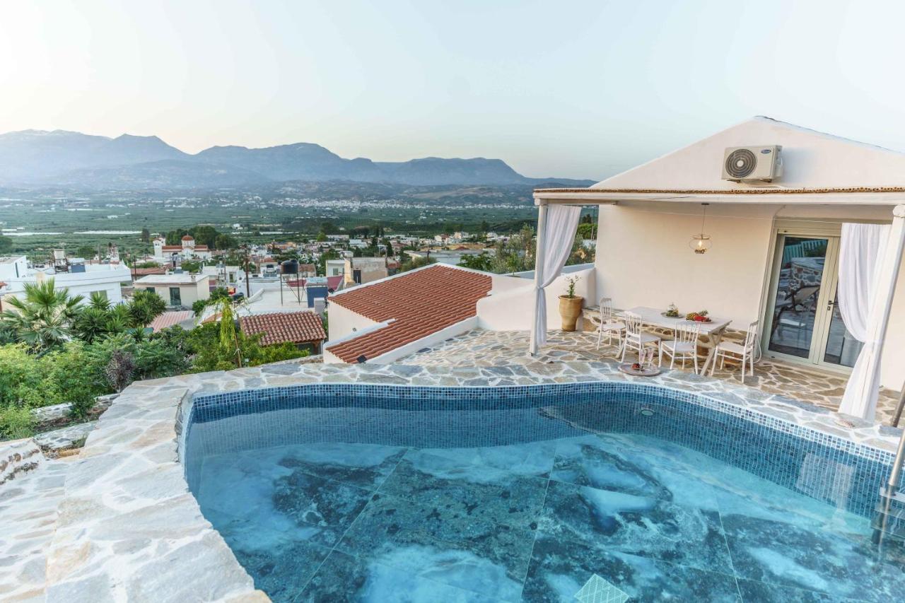 Villa Simantiri Pombia Exteriör bild