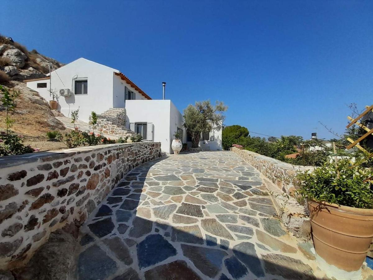 Villa Simantiri Pombia Exteriör bild